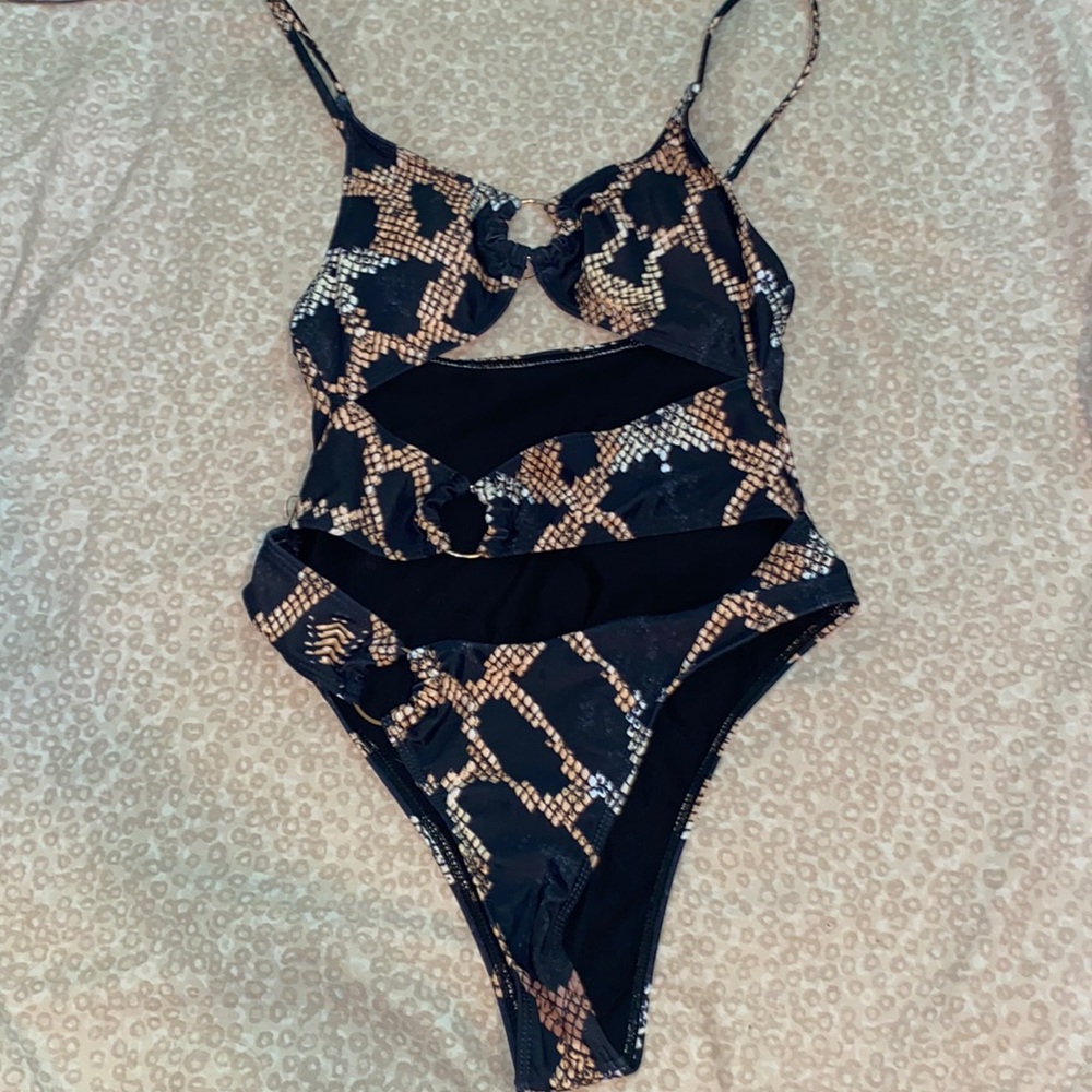 Snake print one piece!! Hot for summer
